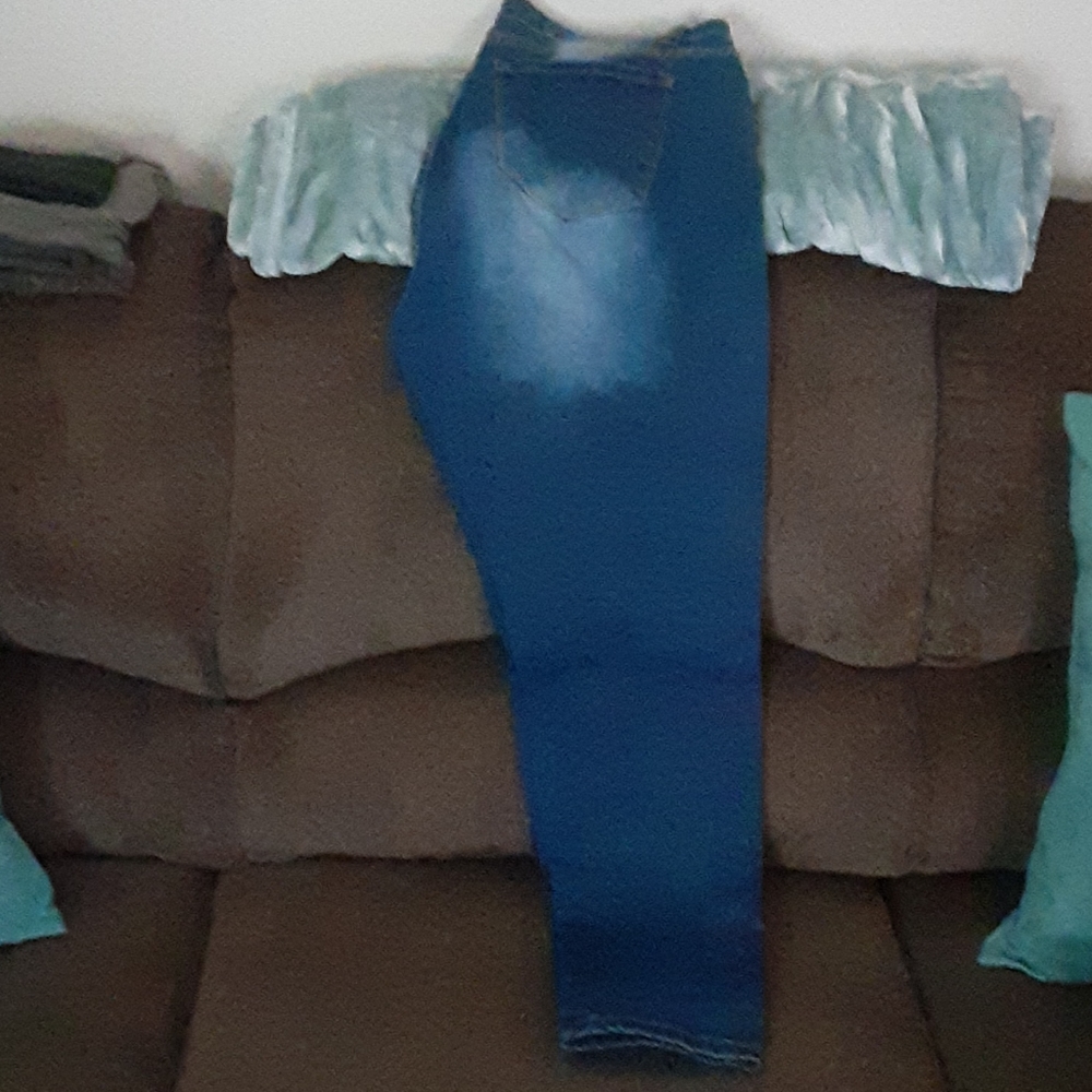 Blue Jeans - Picture 3 of 3